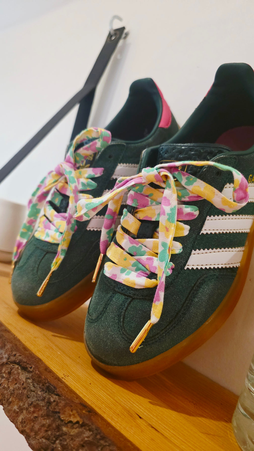 Lacets fleuris pastel