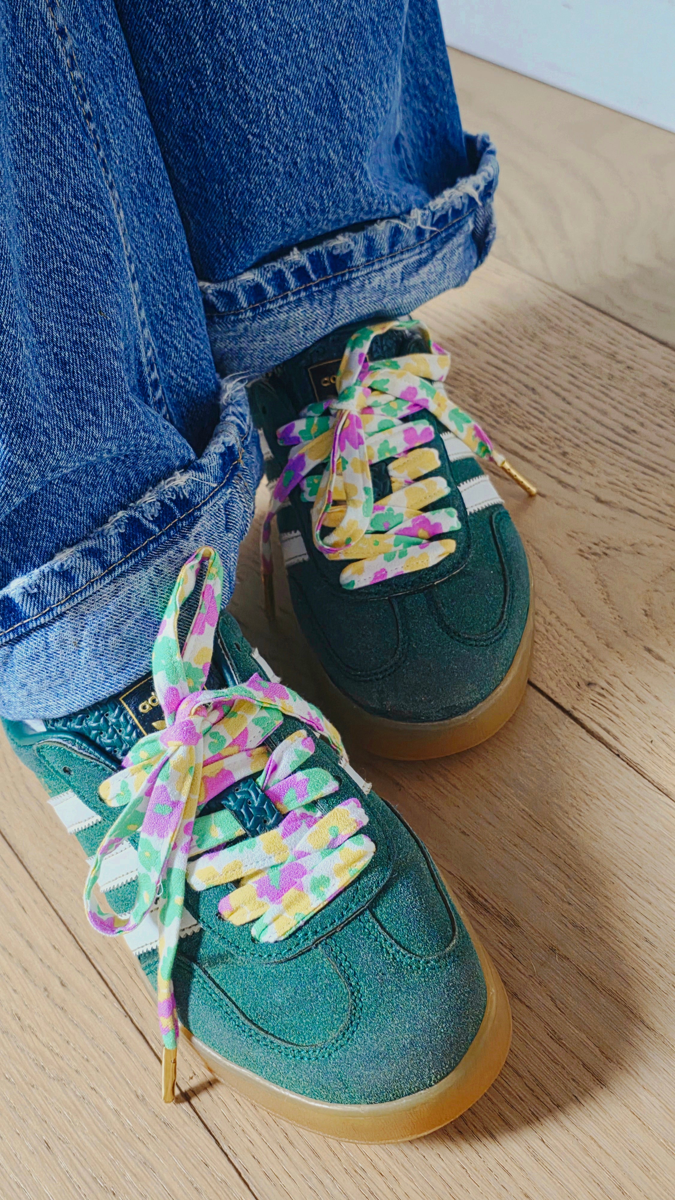 Lacets fleuris pastel